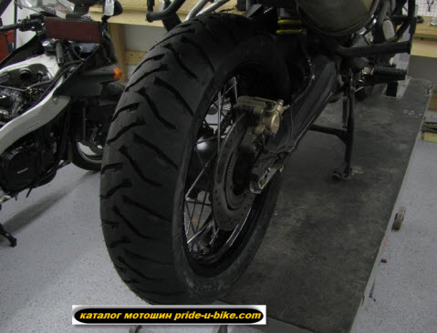 Фото покрышки Michelin Anakee 3 установленной на мотоцикле